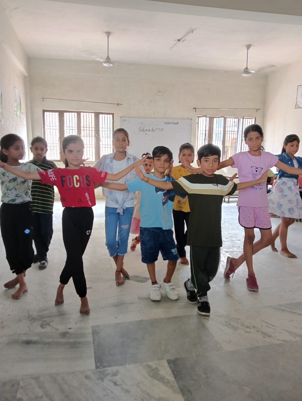 ग्रीष्मकालीन अवकाश में बोस्टन पब्लिक स्कूल में मची धूम बोस्टन पब्लिक स्कूल में इन दिनों ग्रीष्मकालीन शिविर का आयोजन चल रहा है