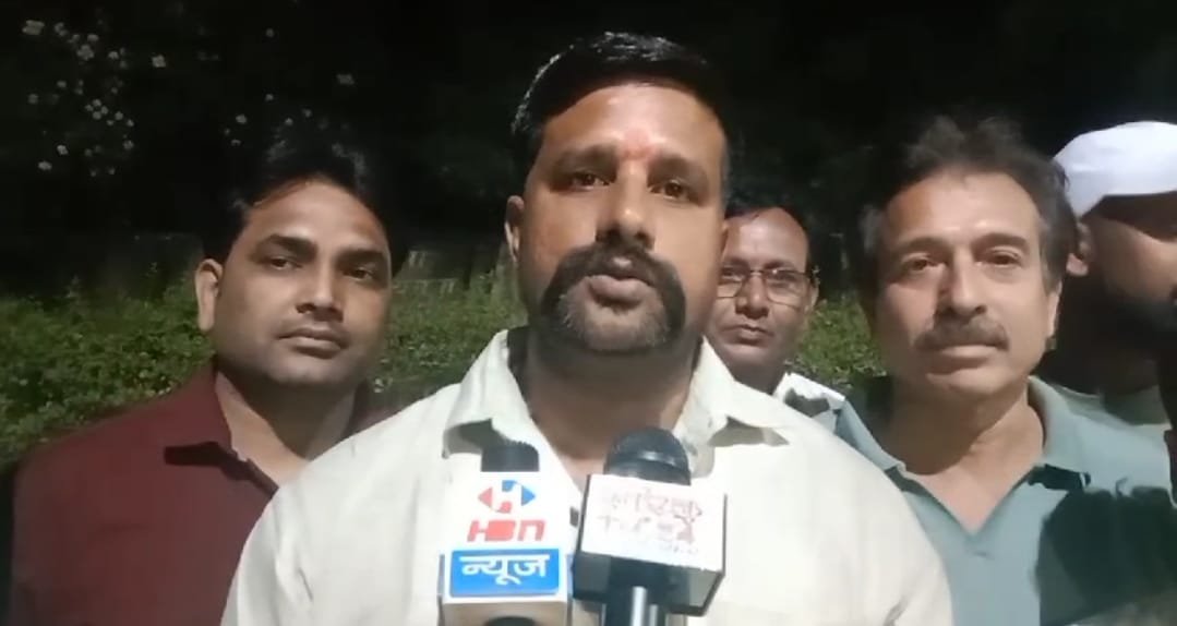 टेंशन में आगरा पुलिस , किसान नेता को गर्दन कलम करने की धमकी