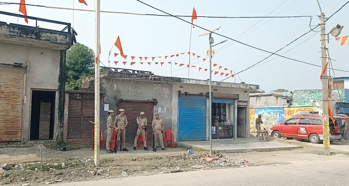 बहराइच * महाराज गंज में 15 दिनों के लिए हाईकोर्ट ने बुलडोजर कार्यवाही पर स्टे दिया पर हैं लोग खुश लेकिन यहाँ के लोगों को भय भी सरकार का पक्ष रहा मजबूत तो फिर *मनोज त्रिपाठी.