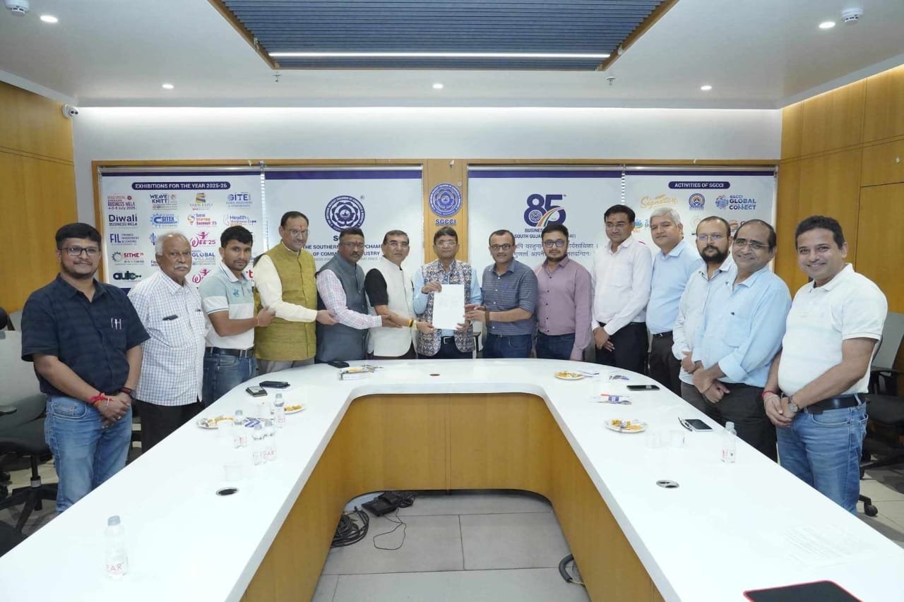 दिनांक: 22 सितम्बर 2025 स्थान: सूरत एसएसएएसआईटी और एसजीसीसीआई के बीच समझौता ज्ञापन (MoU) पर हस्ताक्षर