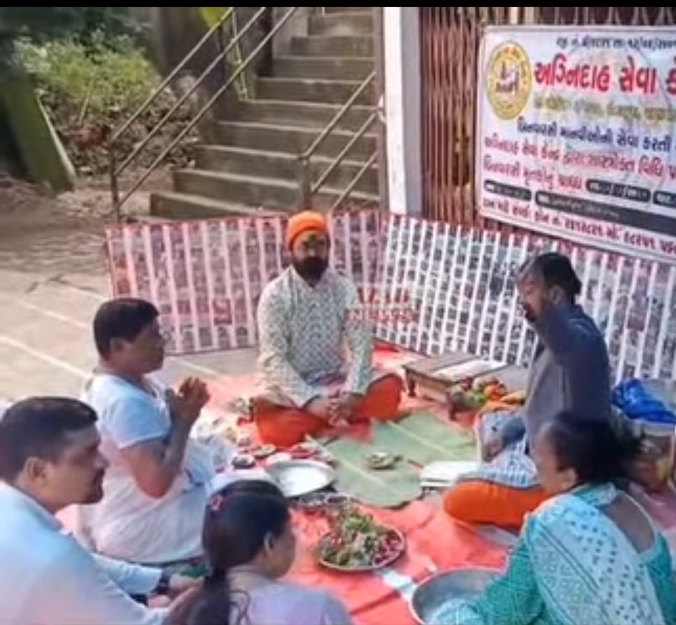 गुजरात प्रदेश के सूरत शहर में एक संस्था ऐसी है जो लावारिस लाशों को किसी तरह के भेद भाव के बिना अंतिम संस्कार के साथ पिंड दान एवम् ब्रह्म भोज तक की जवाब दारी नि शुल्क सेवा भाव से काफी समय से करती आ रही है संस्था के प्रमुख श्री बेनीलाल आर मारवाला