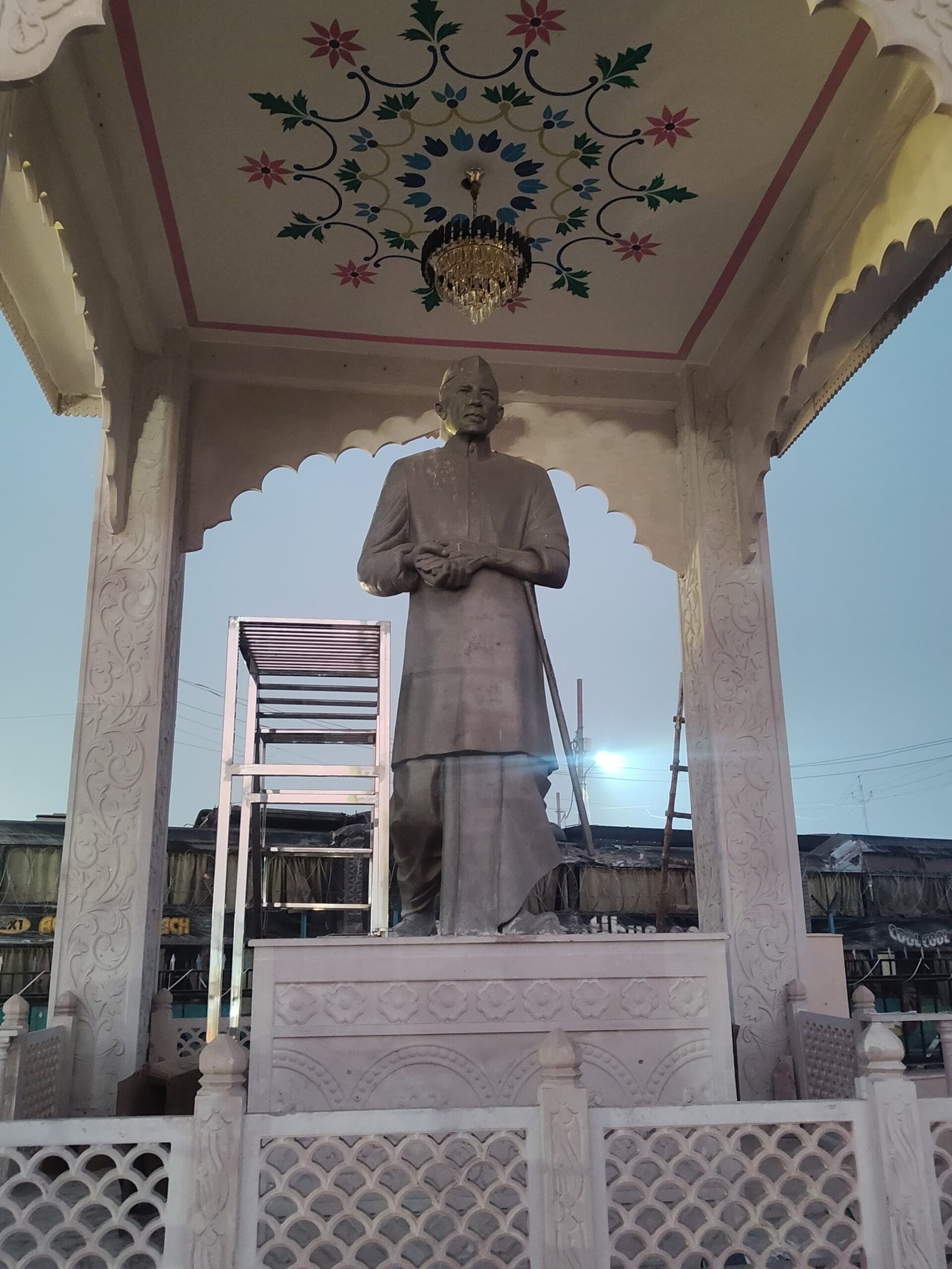 नगर पंचायत किरावली में विकास कार्यों को मिली गति, सौंदर्यीकरण कार्य जोरों पर