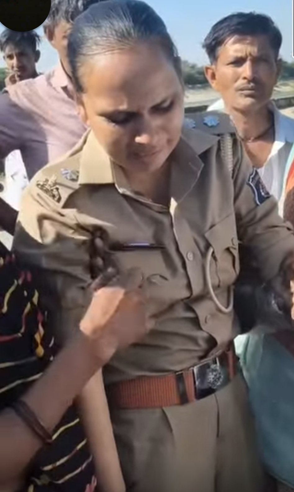 गुजरात प्रदेश के पाटण जिले में एक निजी अस्पताल में अमानवीय घटना को लेकर चारों तरफ पड़ रही फिटकर प्रशासन से न्याय की गुहार