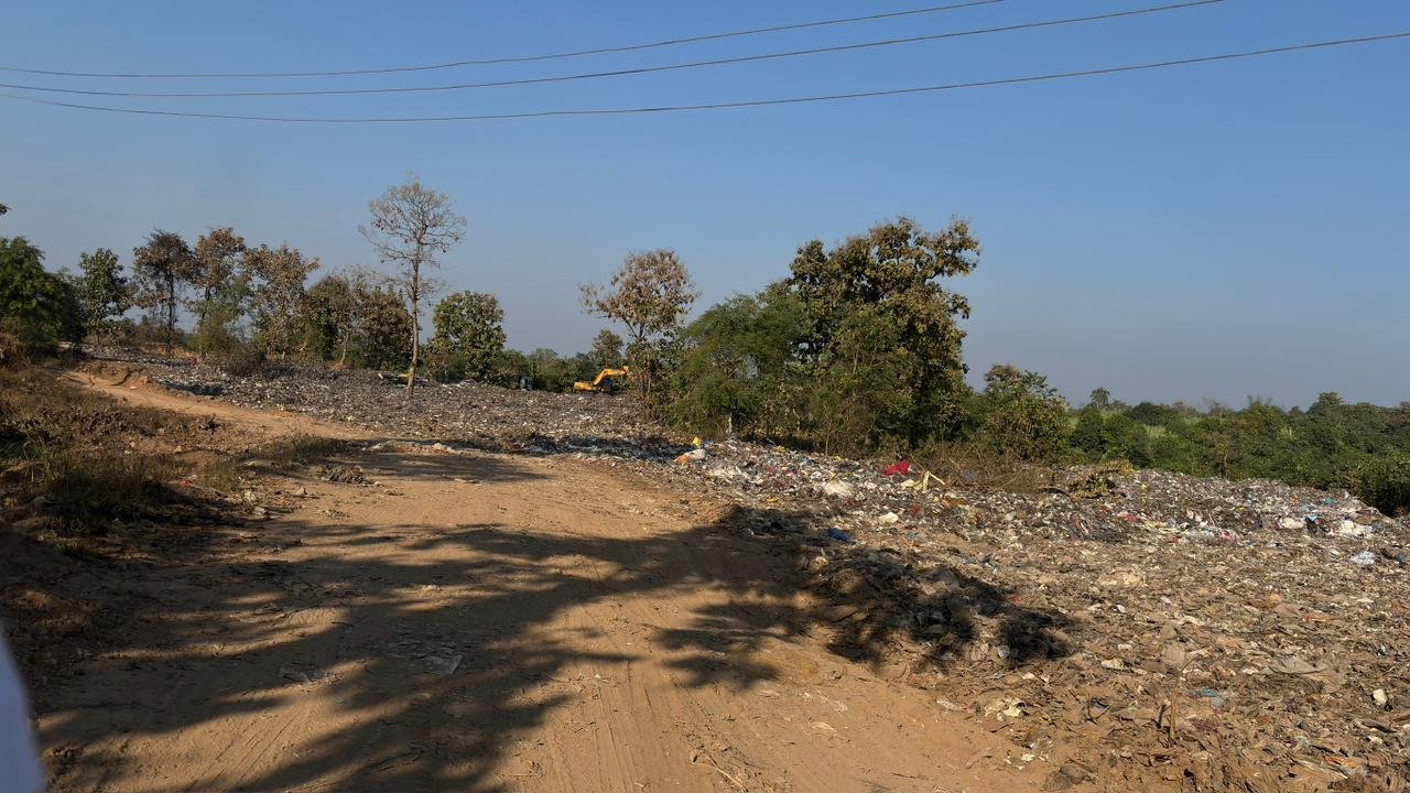 गुजरात प्रदेश के सूरत जिला अंतर्गत गांव कांकरिया तहसील अंबिका विस्तार में सुरत महानगर पालिका द्वारा गैर कायदे से कचरे के निकल को लेकर गुजरात प्रदेश कांग्रेस महा मंत्री श्री दर्शन कुमार ए नायक ने जिला कलेक्टर/म्युनिसिपल कमिश्नर /जिला विकास अधिकारी /सूरत जिला आरोग्य अधिकारी और गुजरात पॉल्यूशन कंट्रोल बोर्ड को लिखा पत्र