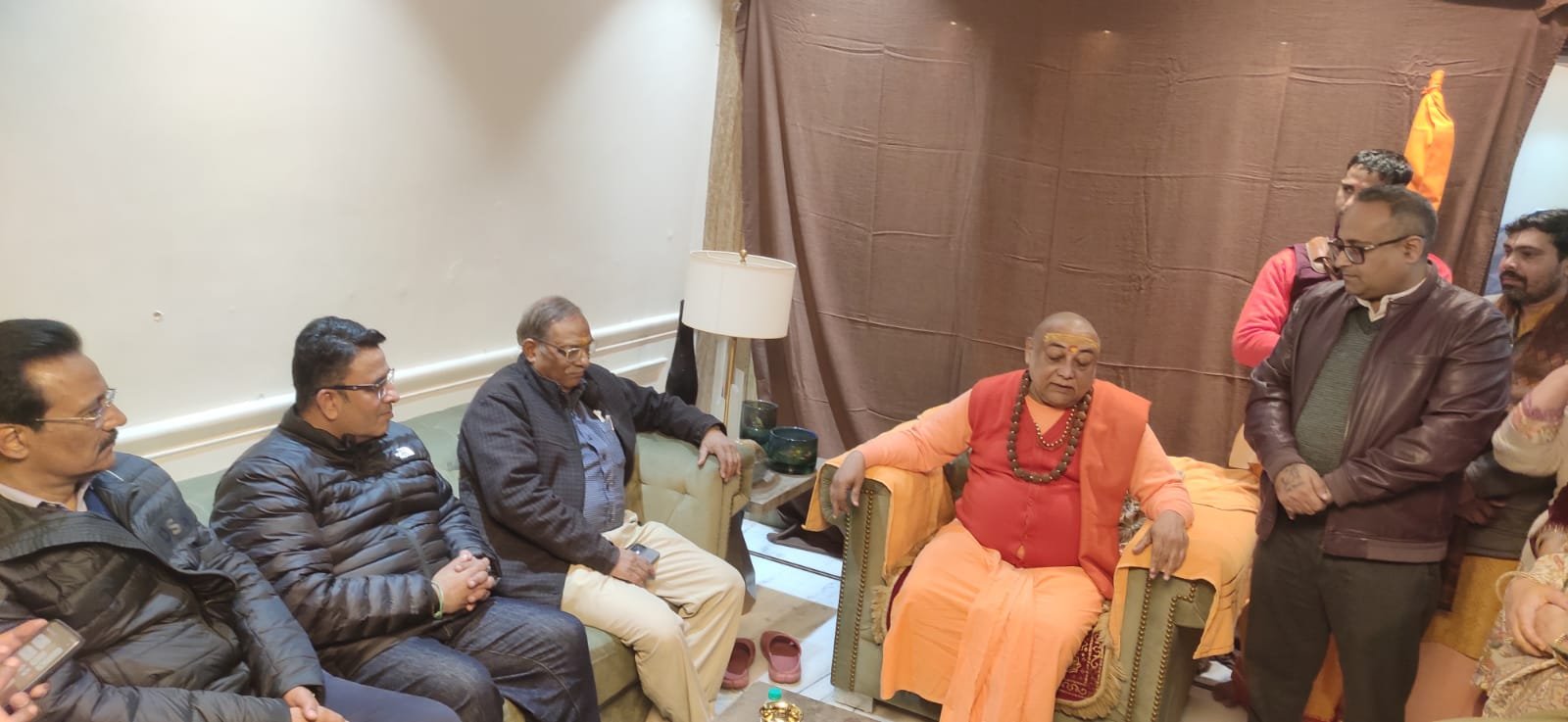 लोकतंत्र है, गधा भी प्रधानमंत्री बन सकता हैः शंकराचार्य