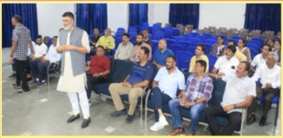 गुजरात प्रदेश सूरत जिला के कामरेज चार रास्ते पर स्थित श्री भारतीय विद्या मंडल द्वारा संचालित आर्ट्स साइंस एंड कॉमर्स कॉलेज की स्थापना को 60 साल पूर्ण होने जा रहे हैं इस अवसर पर कॉलेज में अध्ययन कर समाज के विभिन्न क्षेत्रों में अनेक पदों पर कार्यरत पुर्व विद्यार्थियों