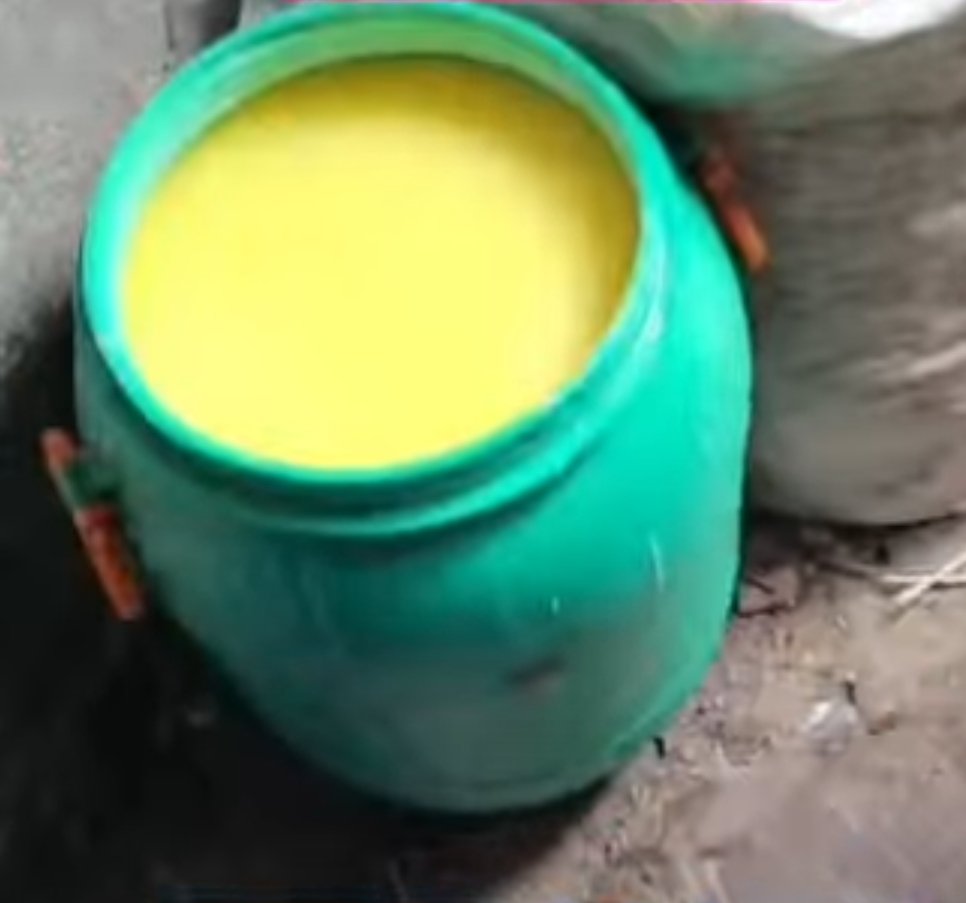 गुजरात प्रदेश में नकली की भरमार कही नकली दवाइयां कही निकली पुलिस कही नकली पनीर कही जेलर कही नकली टोलनाका कही नकली दूध जहां देखो वहीं पर नकली की भरमार आखिर ऐसा क्यों