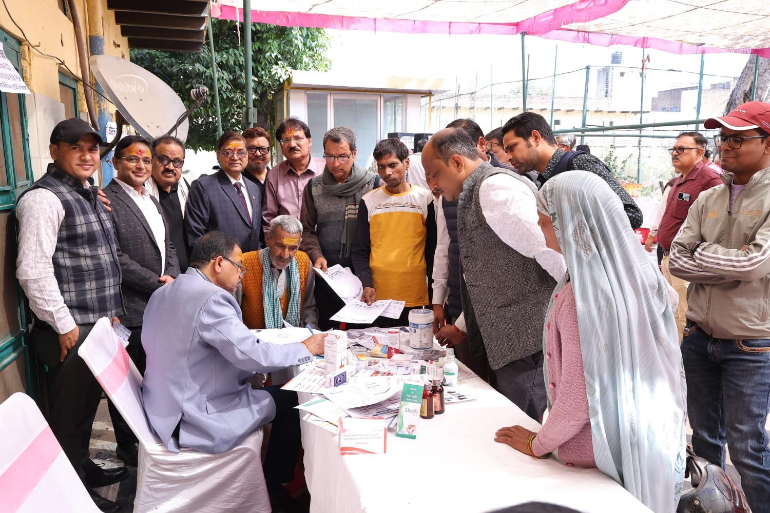 शहर के लायंस जाकर गाँव की ओर.. ब्रजवासियों-ग्रामवासियों को बाँध रहे स्वास्थ्य की डोर