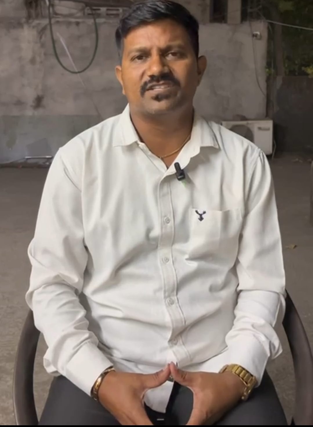 गुजरात प्रदेश सुरत शहर के महा नगर पालिका में पान मसाला विमल गुटका को लेकर डबल नीति से लोग परेशान म्युनिसिपल  कमिश्नर श्री ध्यान दें