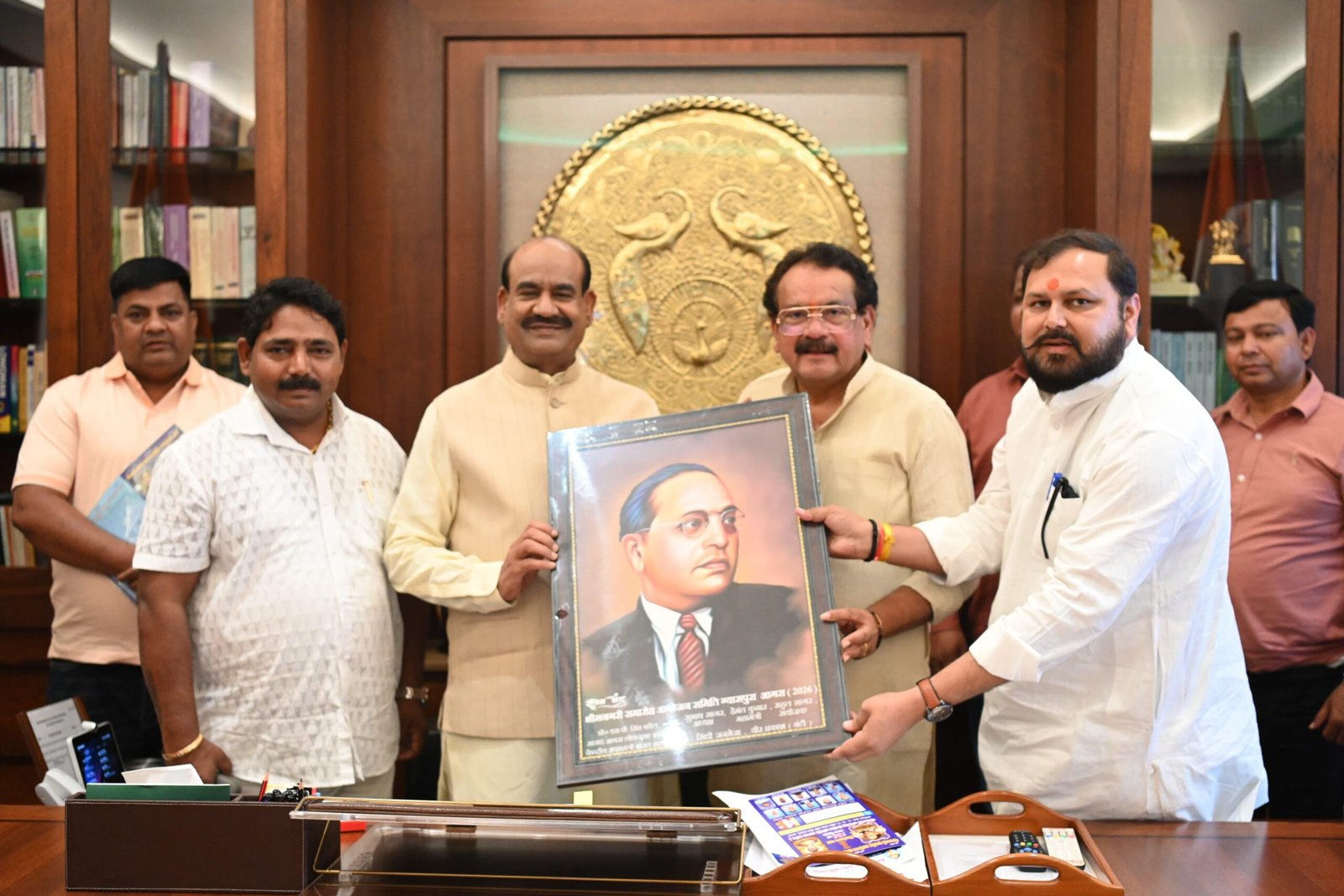 लोकसभा अध्यक्ष ओम बिरला को आगरा ‘भीम नगरी’ का निमंत्रण; मंत्री प्रो. एस.पी. सिंह बघेल ने दी जानकारी