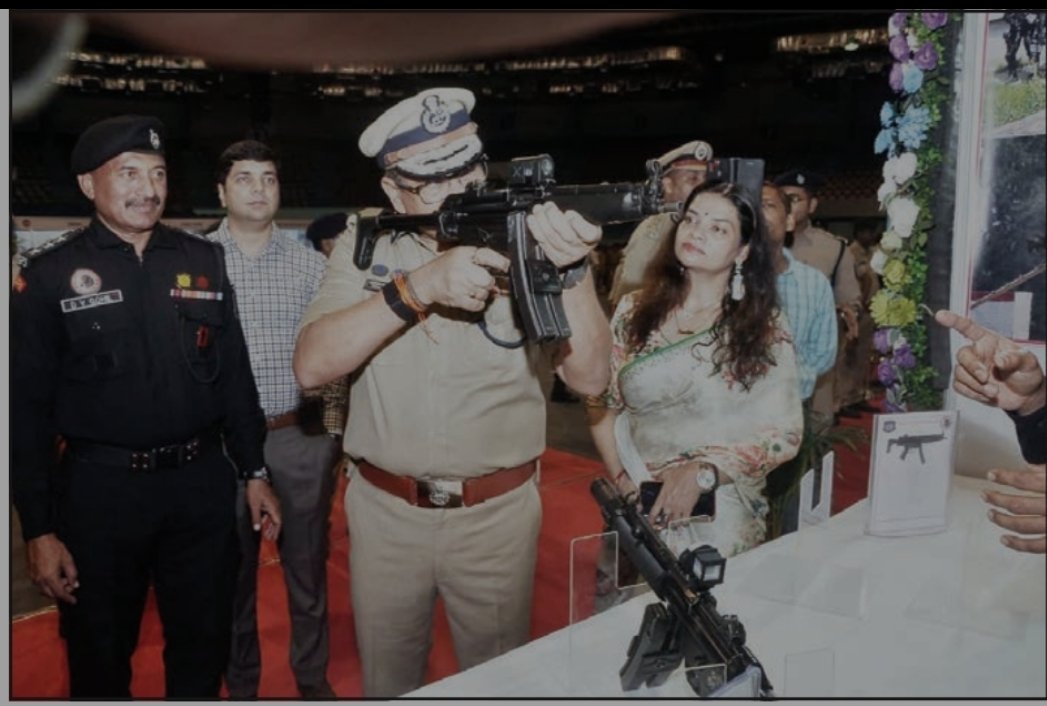 एक मई गुजरात स्थापना दिवस के शुभ अवसर पर सुरत शहर पुलिस द्वारा शस्त्र प्रदर्शनी का किया आयोजन