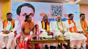 पाकुड़: "विचार से संगठन और संगठन से राष्ट्र निर्माण", प्रशिक्षण शिविर के समापन पर बोले बाबूलाल मरांडी; 2027 के पंचायत चुनाव का दिया मंत्र