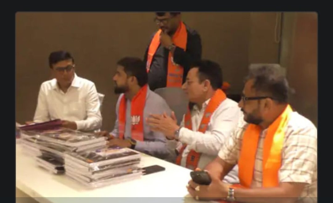 गुजरात प्रदेश सुरत जिले में भारतीय जनता पार्टी के  द्वारा सेंसेस प्रतिक्रिया शुरू इंग्यारह तालुका पंचायत एक जिला पंचायत चार नगर पालिका को किया शामिल