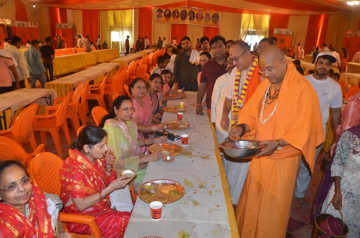 पूर्णाहुति के साथ संपन्न हुआ श्रीमद्भागवत ज्ञान यज्ञ, पांच हजार से अधिक श्रद्धालुओं ने ग्रहण की प्रसादी