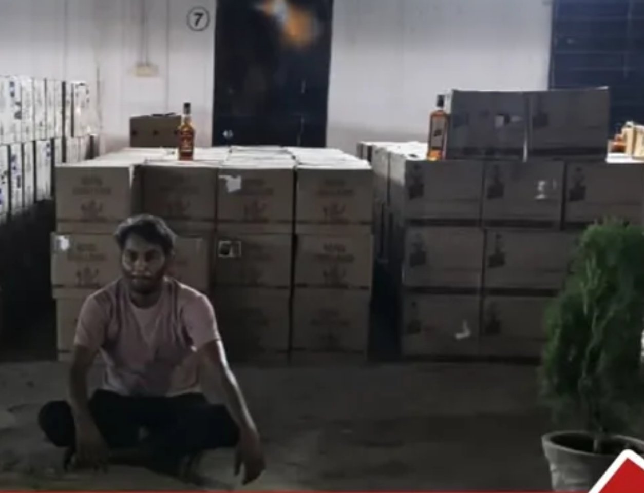 स्टेट मॉनिटरिंग सेल की बड़ी कार्यवाही 3900 बोतल विदेशी शराब के साथ अन्य मुद्दा माल जप्त कर*********
