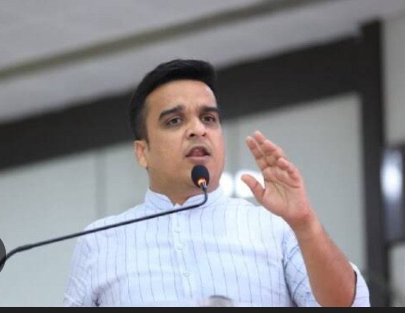 गुजरात के उप मुख्यमंत्री श्री हर्षभाई संघवी जी ने सभी जिला कलेक्टरों को सूचित करते हुए कहा कि फाइलों का निपटारा जल्द से जल्द करें