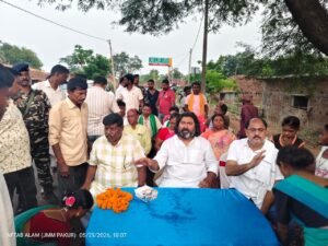 लिट्टीपाड़ा और अमड़ापाड़ा को बड़ी सौगात: सांसद विजय हाँसदा और विधायक हेमलाल मुर्मू ने किया दो दर्जन सड़कों का शिलान्यास