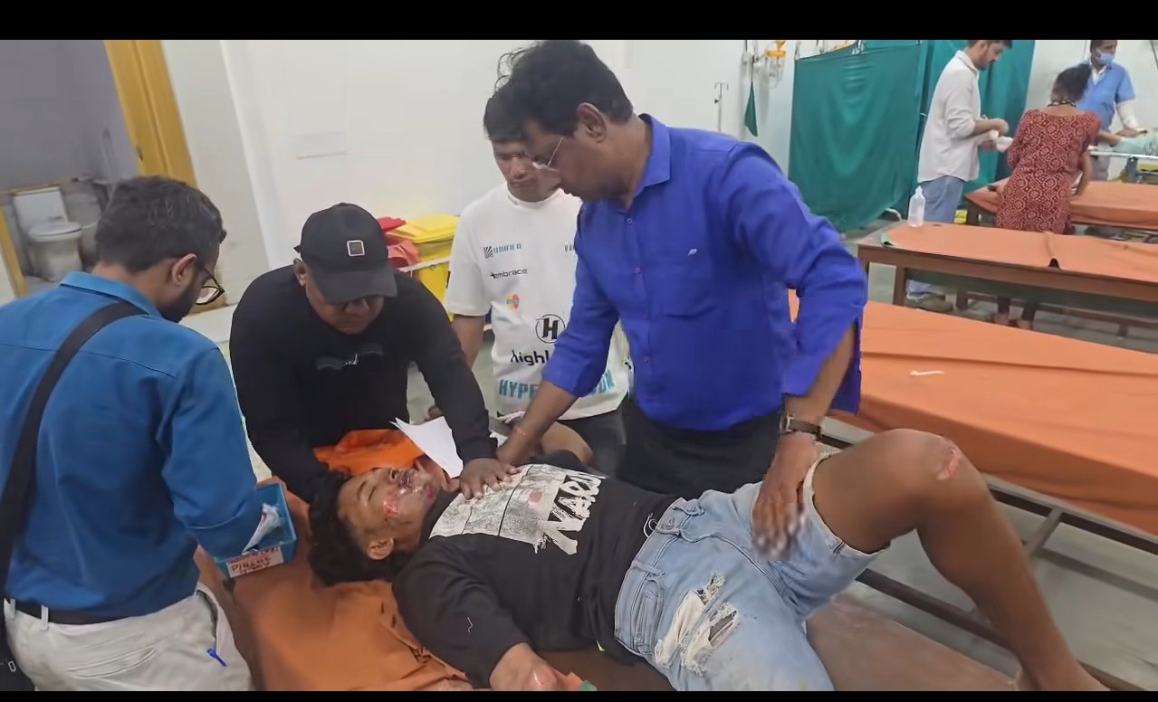 गुजरात प्रदेश सुरत शहर के मगदल्ला रोड पर++++++