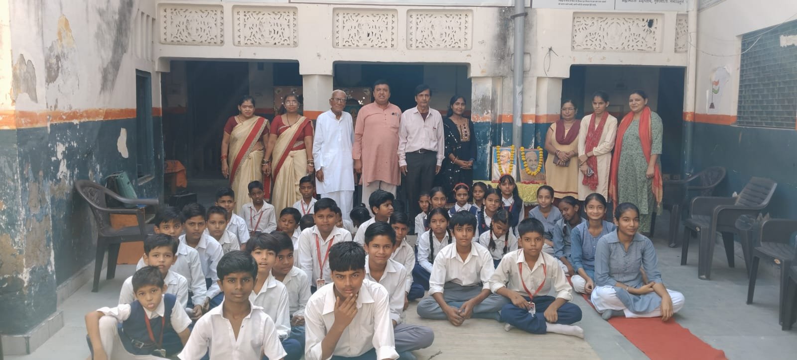 स्वामी लीला शाह सरस्वती शिशु मंदिर में गांधी-शास्त्री जयंती पर हुआ ध्वजारोहण