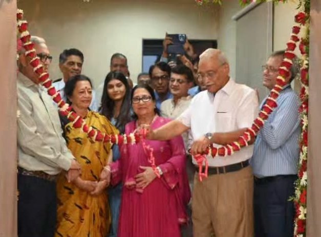 गुजरात प्रदेश सुरत शहर के जाने माने उद्योगपति श्री कमल विजय तुलस्यान जी के +-++++