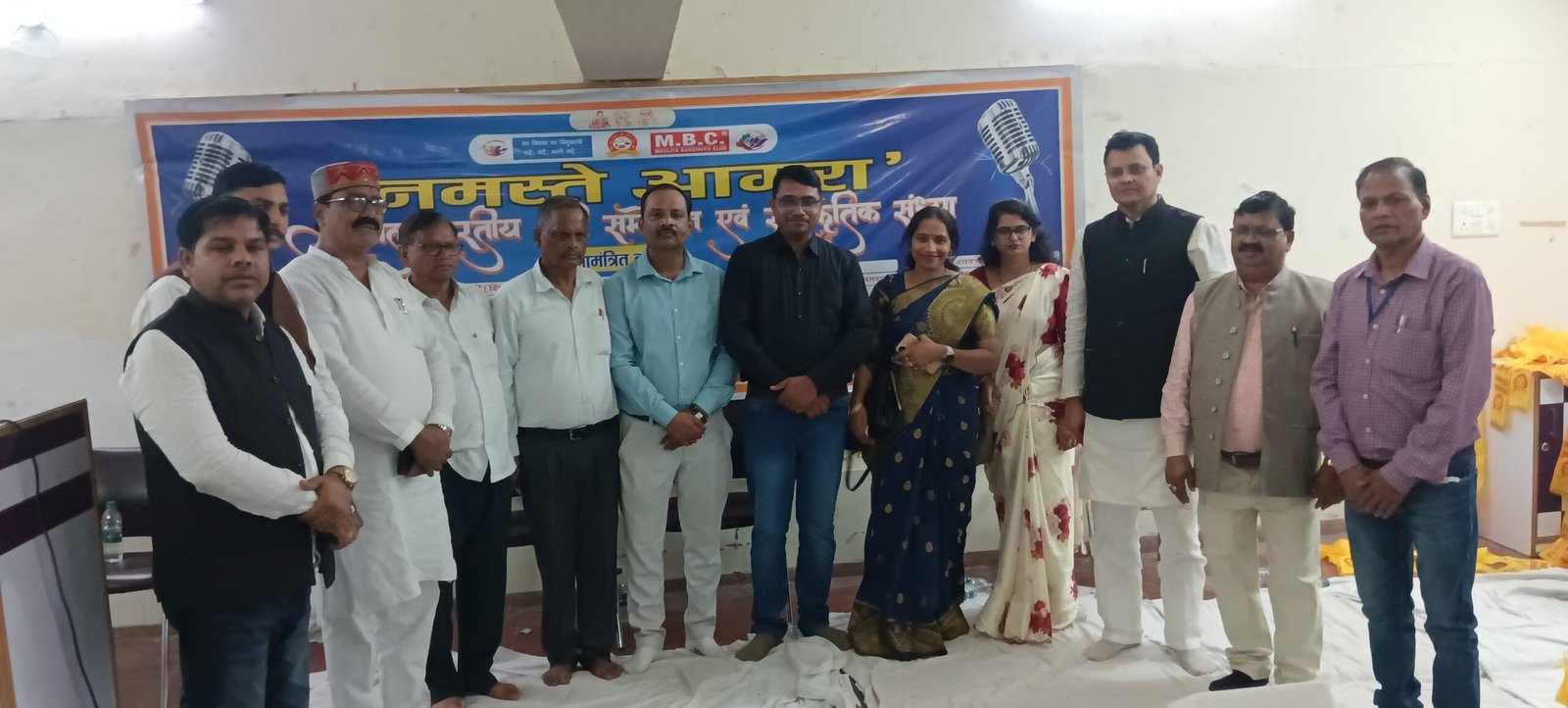 नमस्ते आगरा’ अखिल भारतीय कवि सम्मेलन में गूंजा स्वाभिमान, समरसता और इंसानियत का संदेश